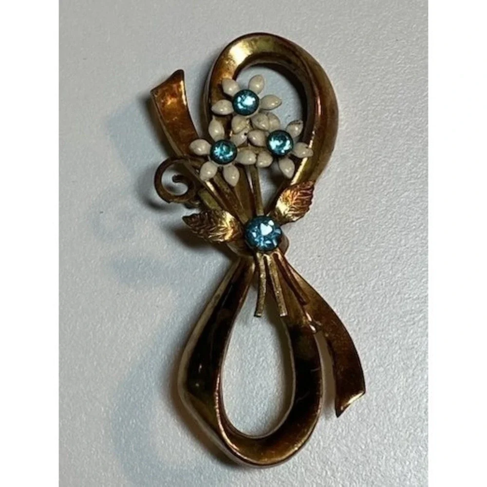 Vintage Gold Tone Ribbon Bow Brooch White Enamel Blue Rhinestone‎ Floral Pin